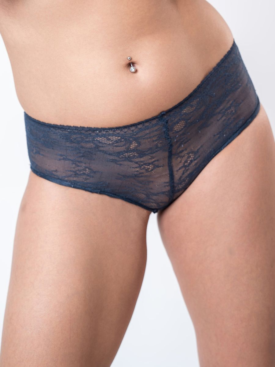 Lucy – Short All Lace in Outer Space 3