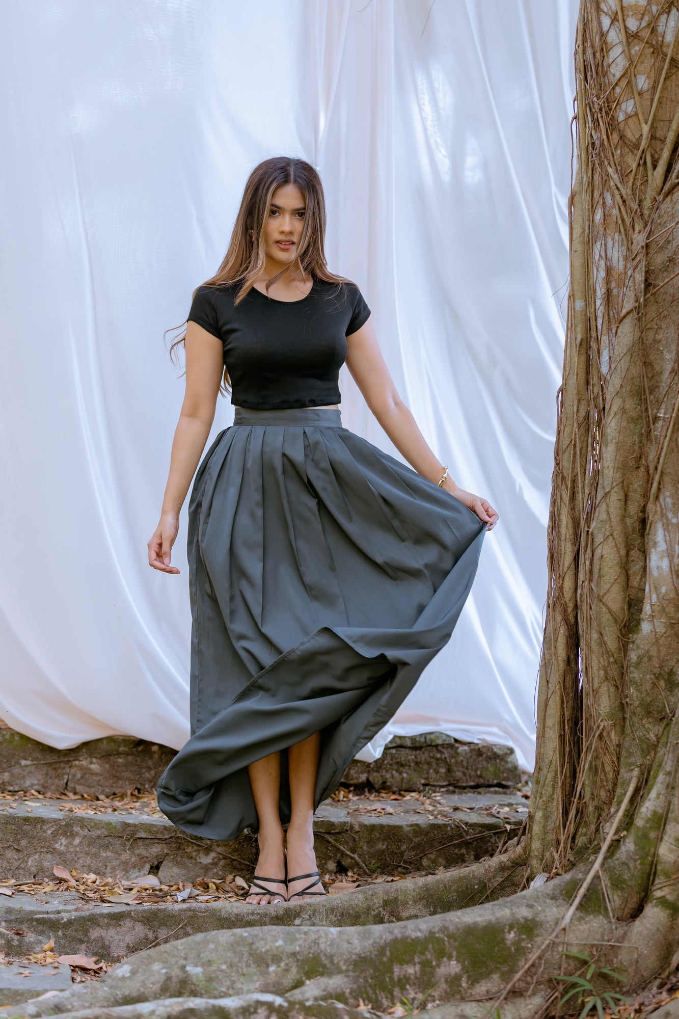 High-Rise Pleated Maxi Skirt – Grey