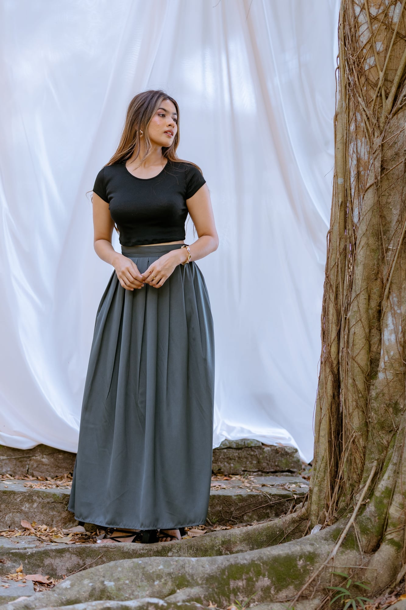 High-Rise Pleated Maxi Skirt – Grey