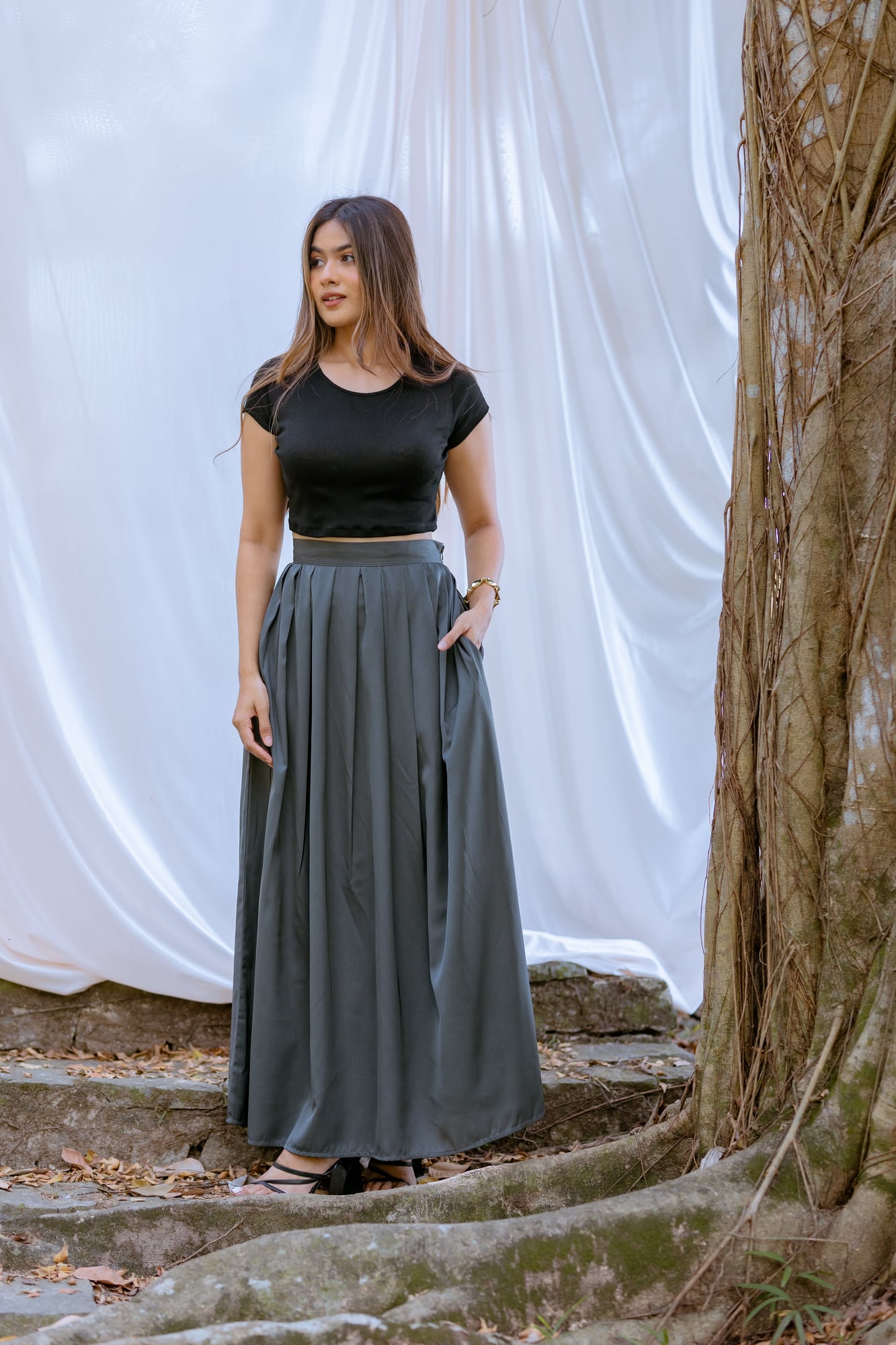 High-Rise Pleated Maxi Skirt – Grey