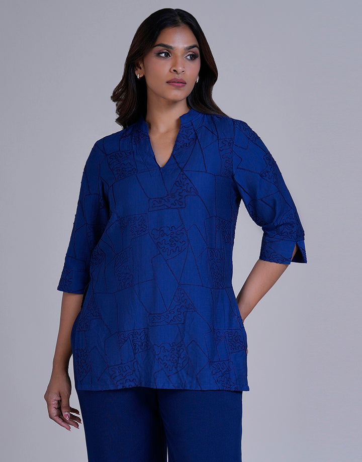 Gold Swirl Embroidered Kurta