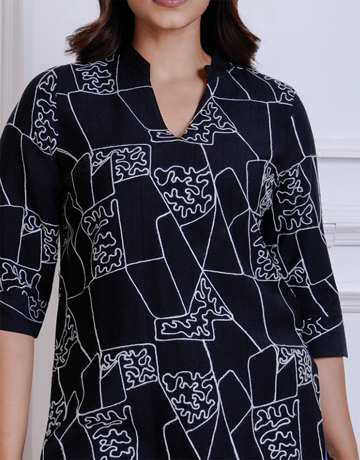 Gold Swirl Embroidered Kurta