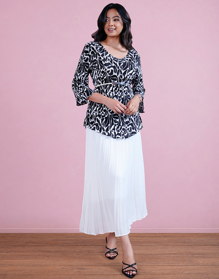 3/4 Flared Sleeve with V-Neck Top